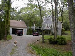 Image file: house-driveway-view.jpg
