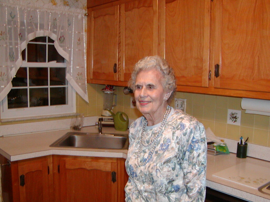 No description provided for: /2002/04-06/0623-julia/photo01.html