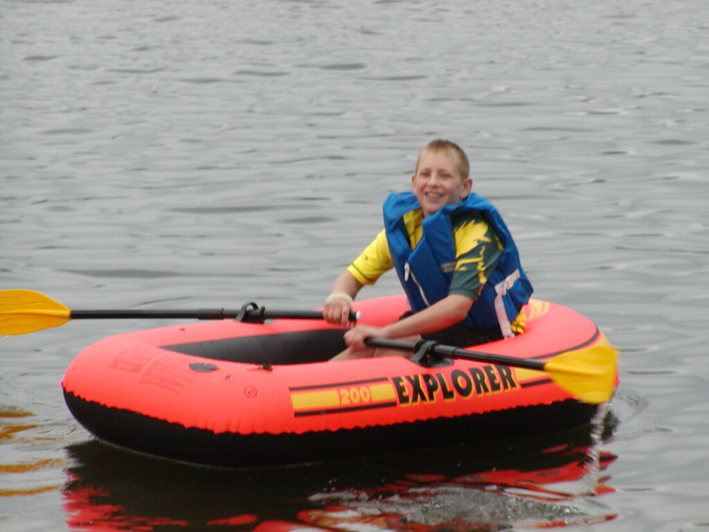 No description provided for: /2003/04-06/0525-bday-kayak/_2/photo35.html