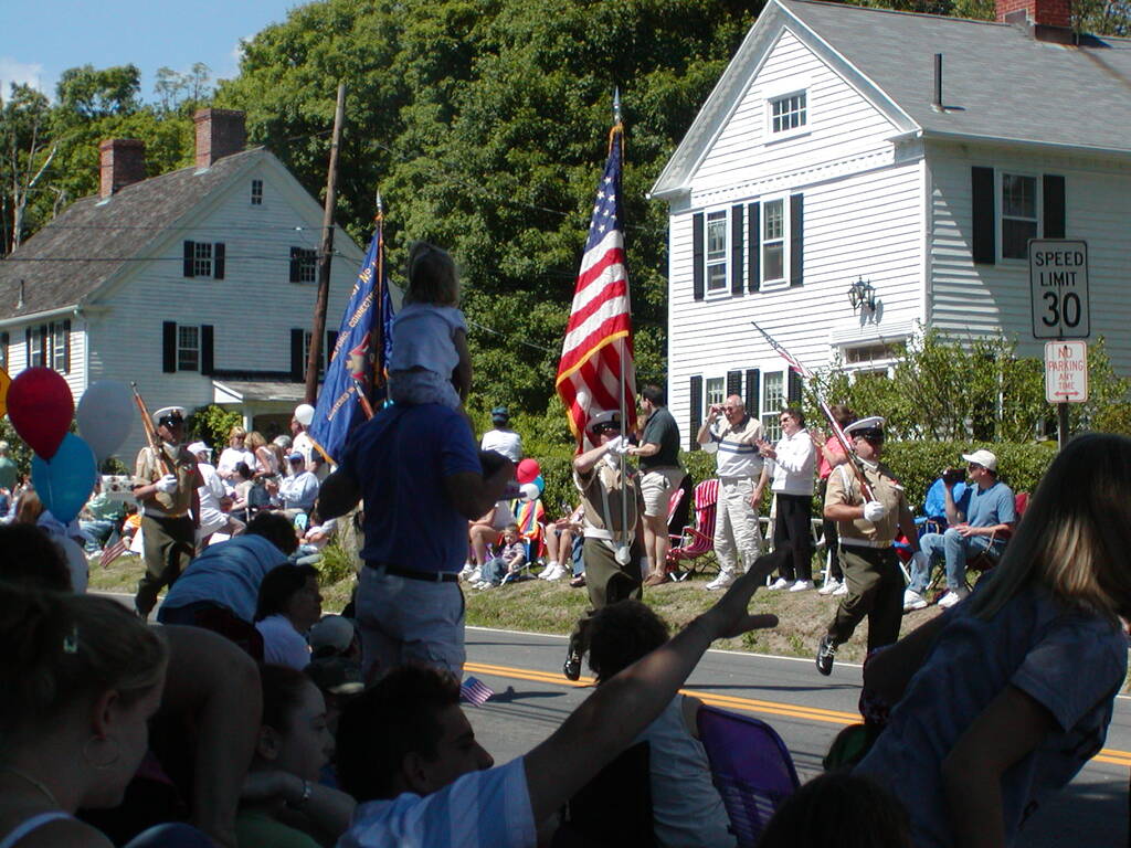 No description provided for: /2004/04-06/0530-memorial-day/photo02.html