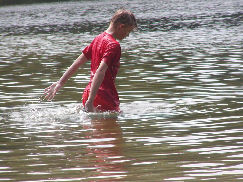 No description provided for: /2004/07-09/0812-daniel+ian/photo16.html