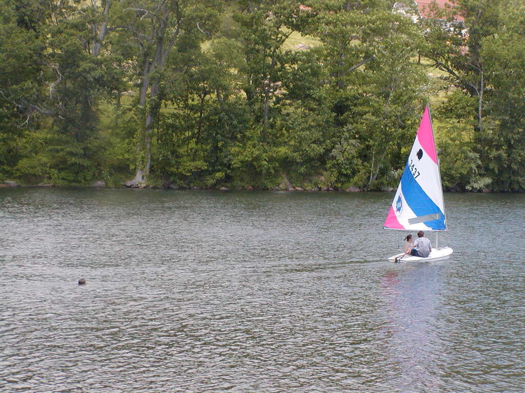 No description provided for: /2005/04-06/0621-waramaug/_3/photo63.html