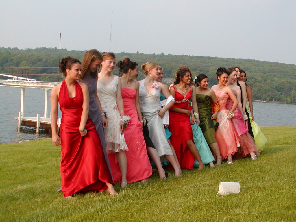 No description provided for: /2007/04-06/0525-prom/_2/photo28.html