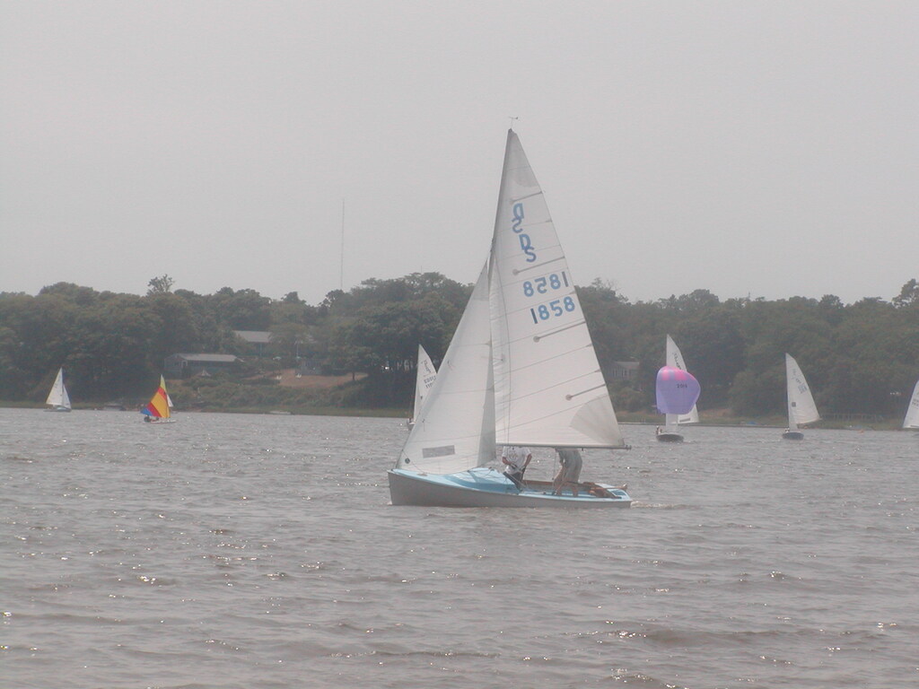 No description provided for: /2012/07-09/0715-oyc-regatta-race2/_2/photo27.html