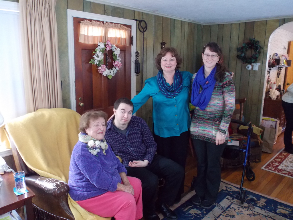 No description provided for: /2014/0119-peggy-100th-bday/_1/photo05.html