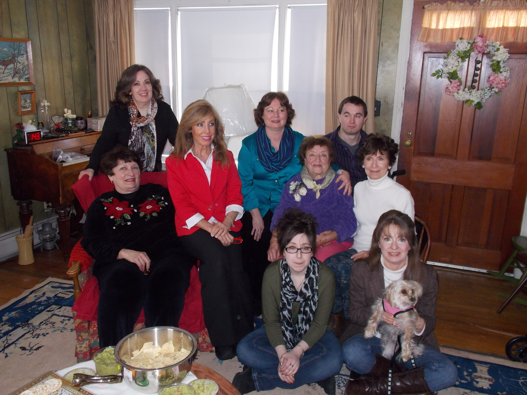 No description provided for: /2014/0119-peggy-100th-bday/_1/photo14.html