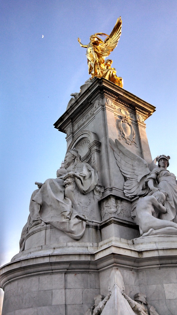 No description provided for: /2014/0307-london-shan/_1/photo14.html