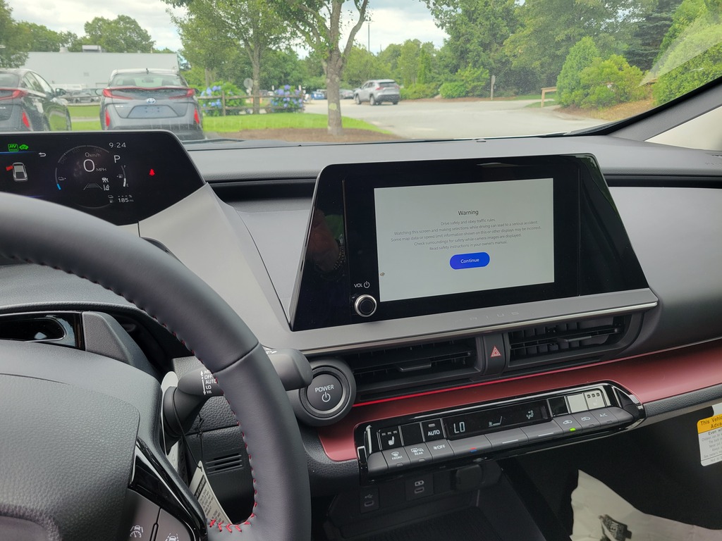 No description provided for: /2025/07-09/0718-tara-car-shopping/photo02.html