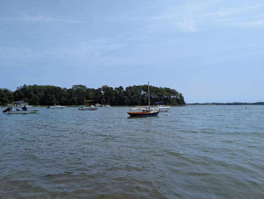 No description provided for: /2025/07-09/0811-bobs-cat-boat/photo02.html