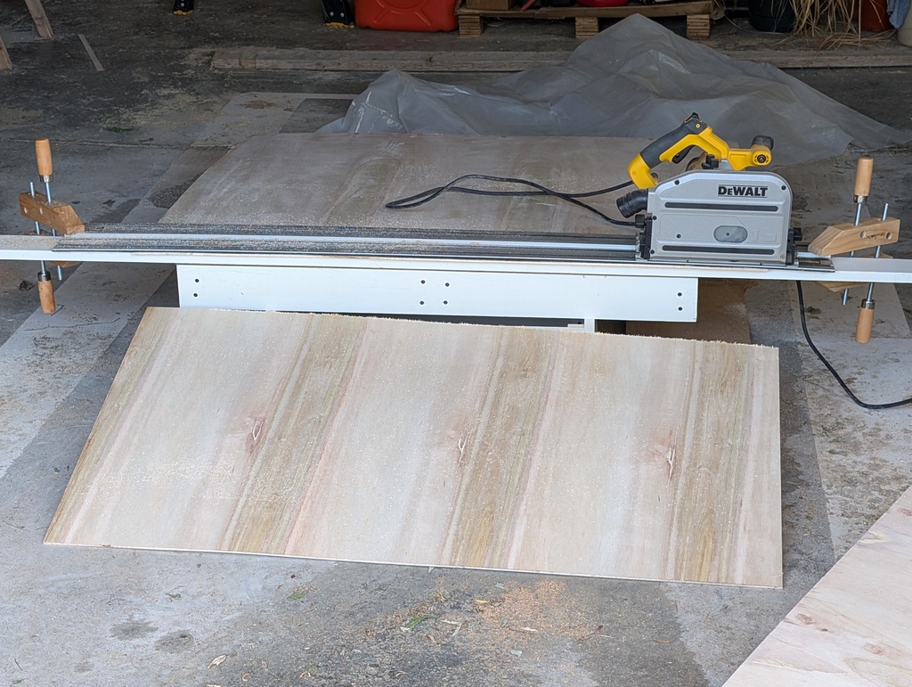 No description provided for: /2025/07-09/0818-peach-boxes/photo03.html