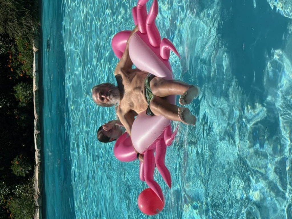 No description provided for: /2025/07-09/0824-bday/photo03.html