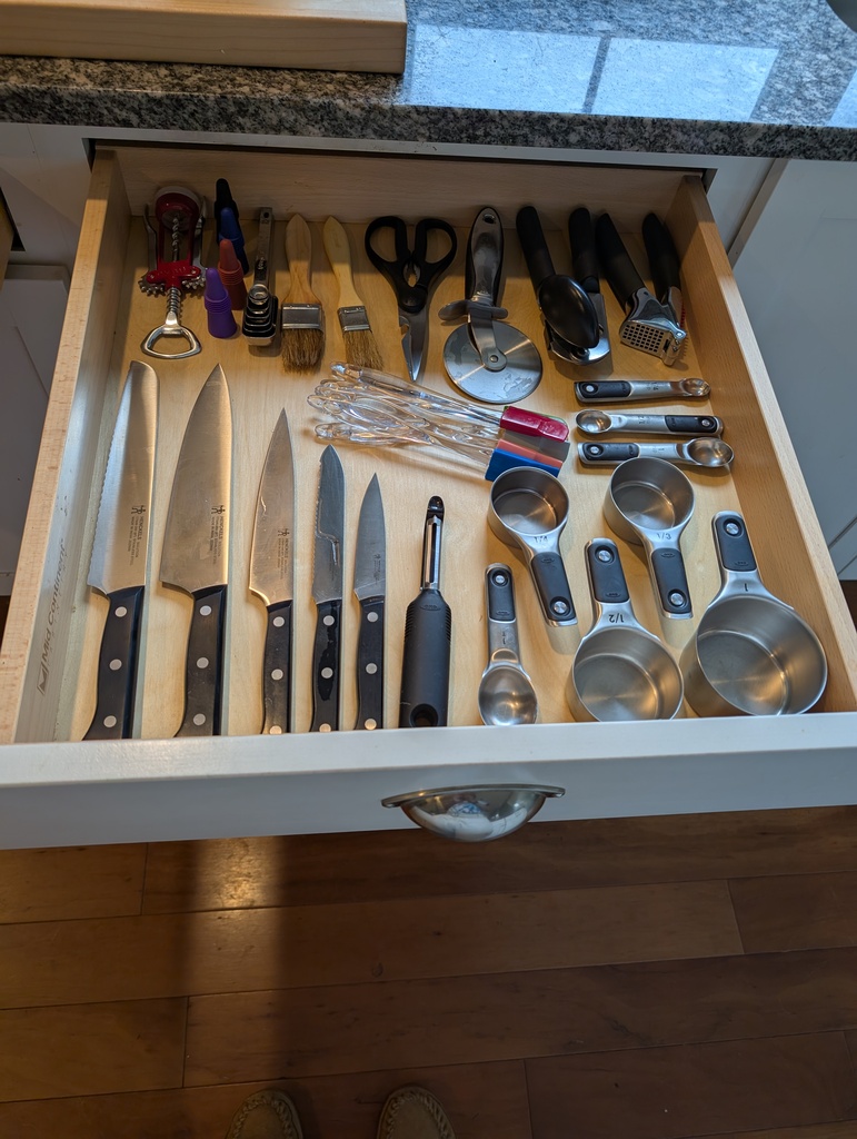 No description provided for: /2025/07-09/0930-neat-drawers/photo02.html