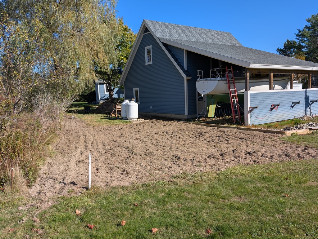 No description provided for: /2025/10-12/1011-behind-garage/photo05.html