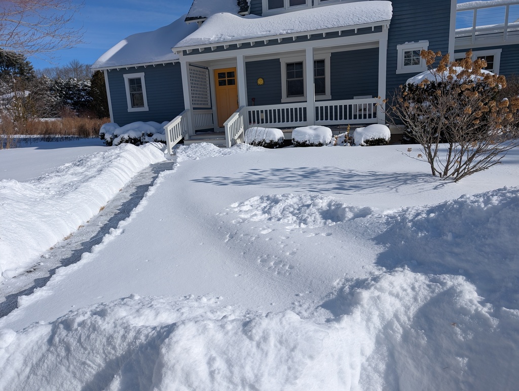 No description provided for: /2026/0127-snow-shoveling/photo04.html