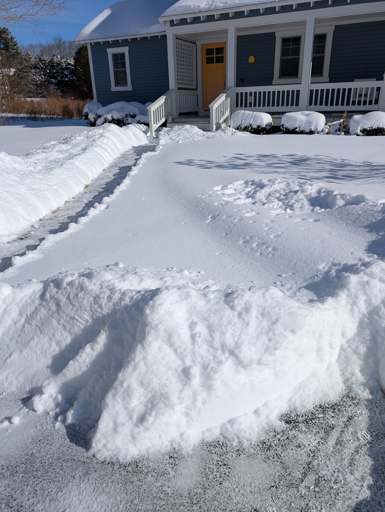 No description provided for: /2026/0127-snow-shoveling/photo05.html
