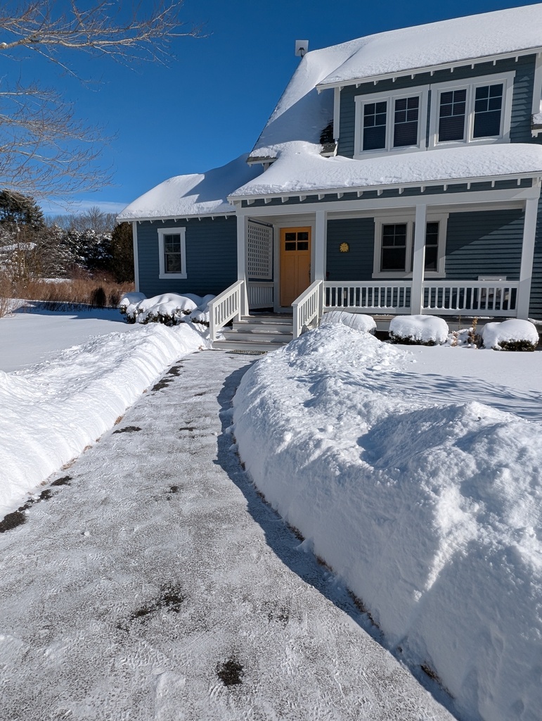 No description provided for: /2026/0127-snow-shoveling/photo08.html
