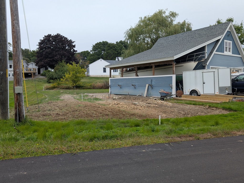 No description provided for: /2026/07-09/0909-yard-grading/photo01.html